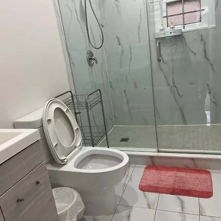 Quiet Budget Room Easy Transit North York